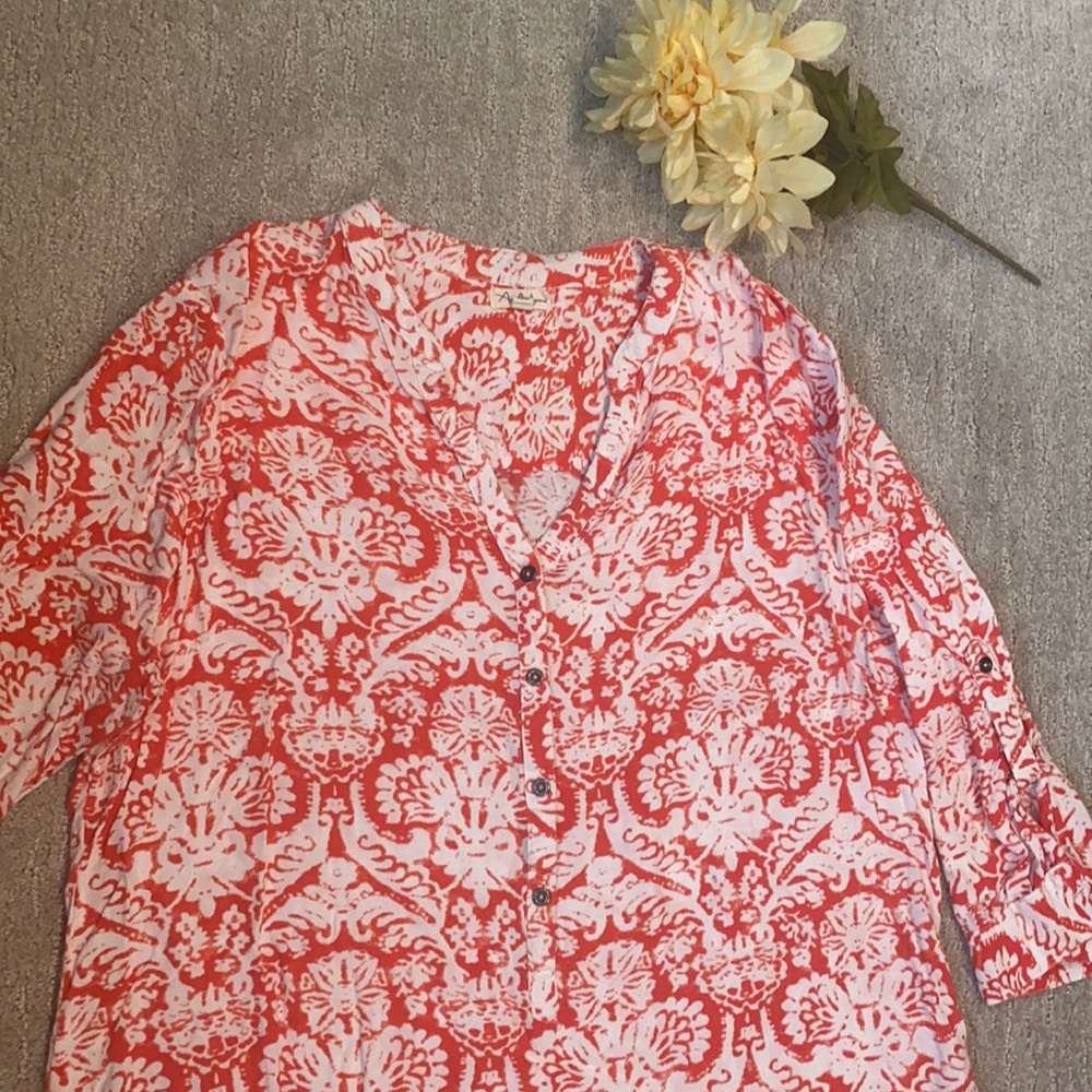 Fun print, v neck half-button up top